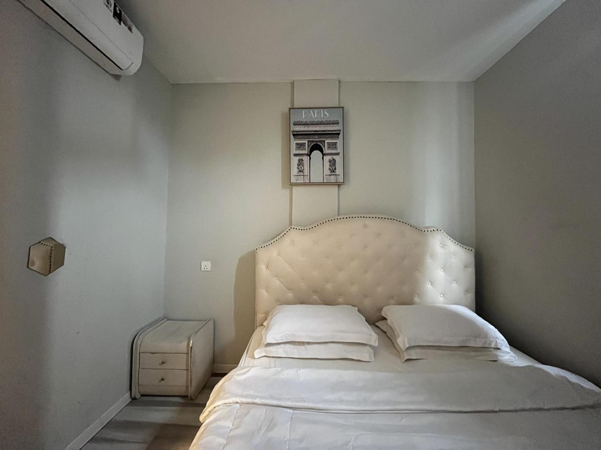 Casanova Penuin Batam Homestay